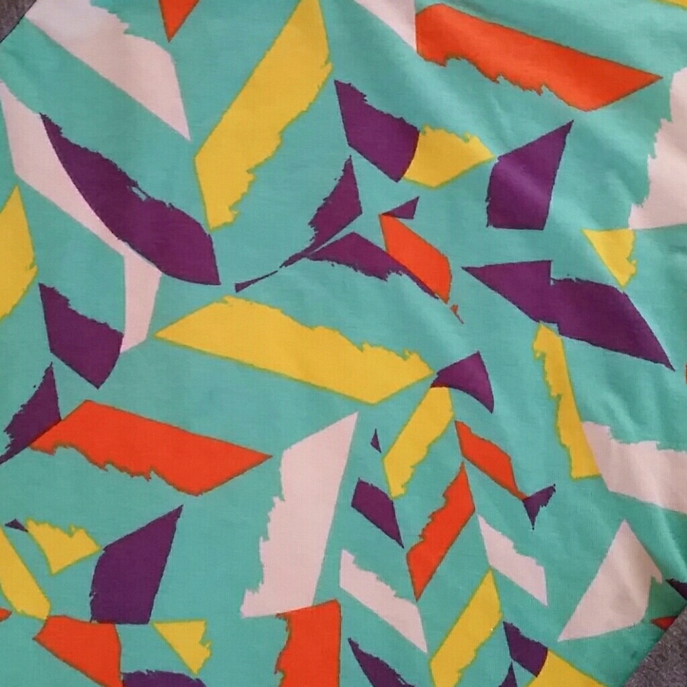 LulaRoe Randy tee - Picture 4 of 4